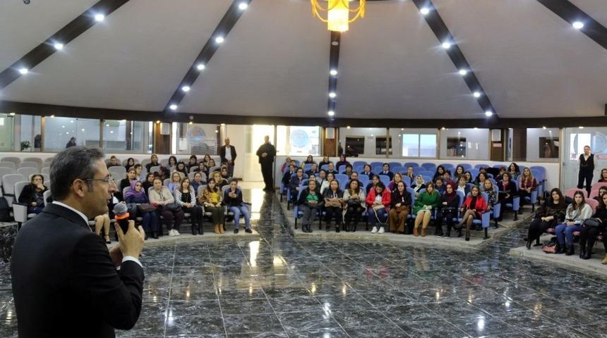 Akdeniz Belediyesi&rsquo;nin kadın &ccedil;alışanları 8 Mart&rsquo;ta izinli