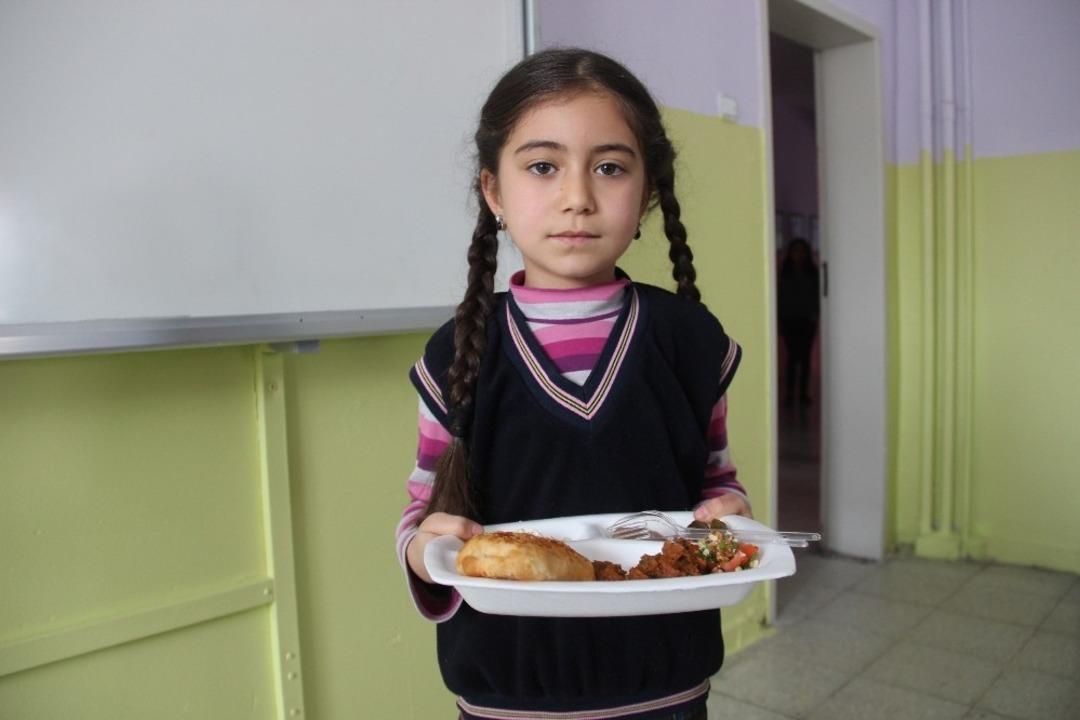 &Ouml;ğrenciler y&ouml;resel lezzetleri sınıfta tanıyor