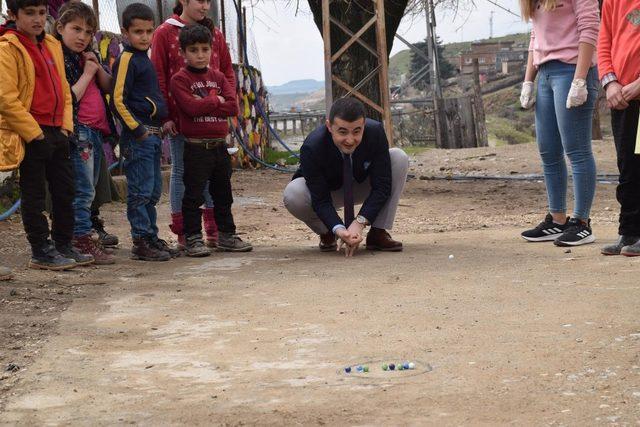 Köy okulunda tasarım ve beceri atölyeleri açıldı