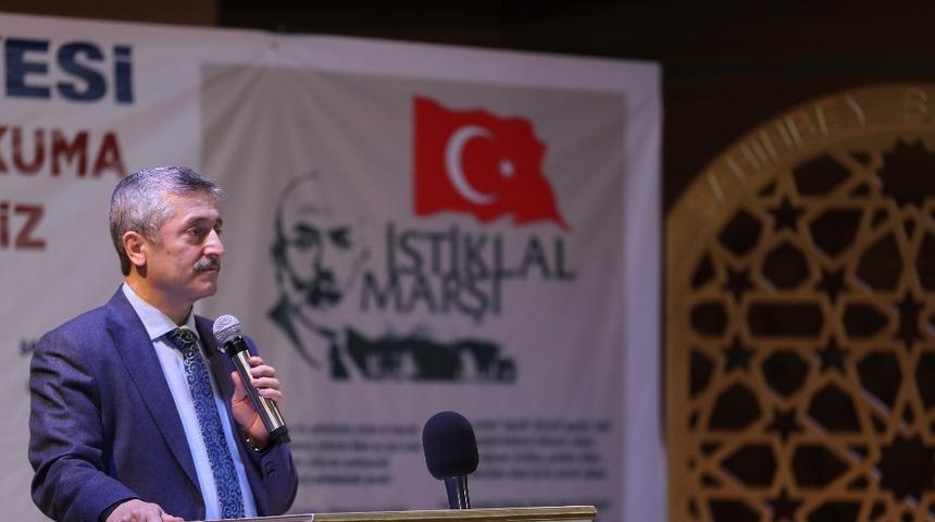 &Ouml;ğrenciler, İstiklal Marşı&rsquo;nı en g&uuml;zel şekilde okumak i&ccedil;in yarıştı