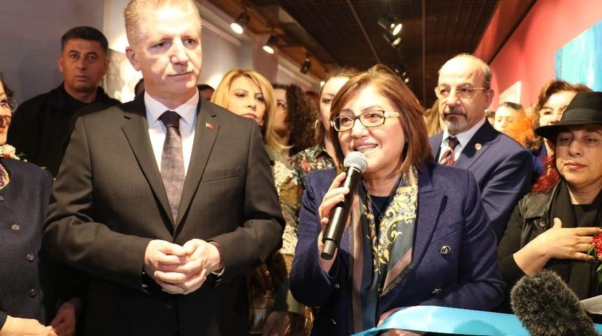 2. Uluslararası Kadın Sanat&ccedil;ılar &Ccedil;alıştayı Sergisi a&ccedil;ıldı