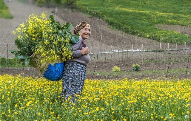 Karadenizli kadınlar, her mevsim &ccedil;alışkan 2