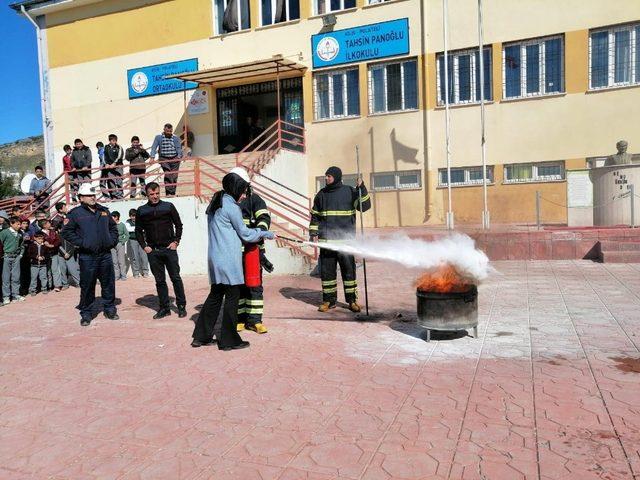 İtfaiye Müdürlüğü eğitimlerine devam ediyor