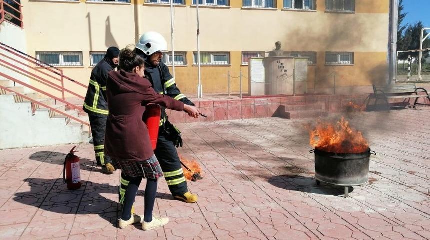 İtfaiye M&uuml;d&uuml;rl&uuml;ğ&uuml; eğitimlerine devam ediyor