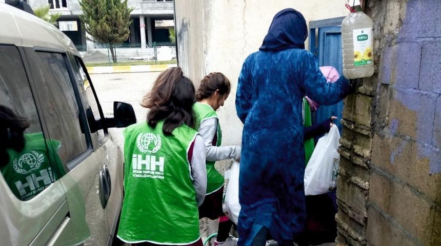 İHH Kahta&rsquo;da 150 yetimi sevindirdi