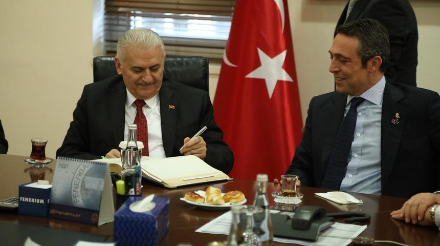 Binali Yıldırım Fenerbahçe Kulübü'nü ziyaret etti