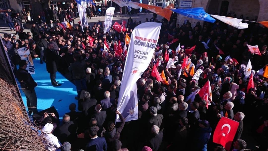 AK Parti Tut İl&ccedil;esinde miting gibi a&ccedil;ılış yaptı