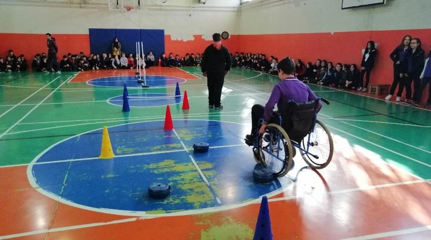 &lsquo;Engelliler i&ccedil;in Engelsiz Teknoloji&rsquo; etkinliği d&uuml;zenlediler