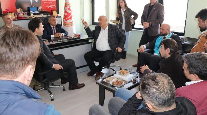 Şahin Berber ve kuaf&ouml;r esnafı ile bir araya geldi