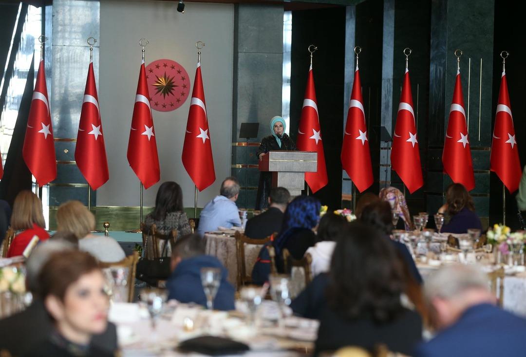 8 Mart'a &ouml;zel koruyucu aile yemeği! K&uuml;lliye'ye &uuml;nl&uuml; akını