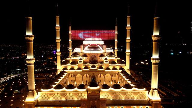 Regaip Kandili'nde Çamlıca Camii'ne akın ettiler