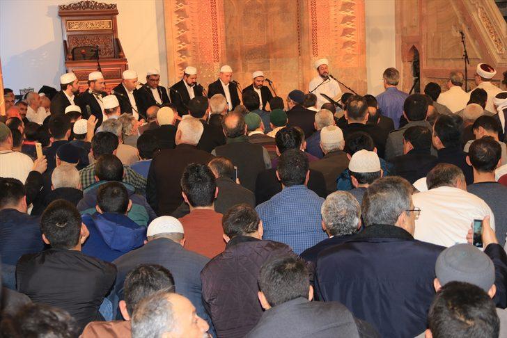 Diyarbakır'daki Fatih Paşa Camisi'nde Regaip Kandili programı G2