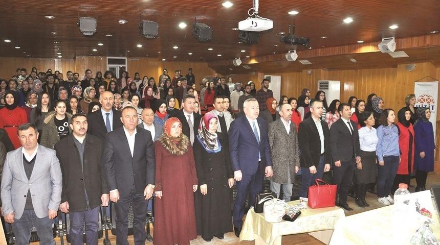 Sungurlu Meslek Y&uuml;ksek okulunda panel