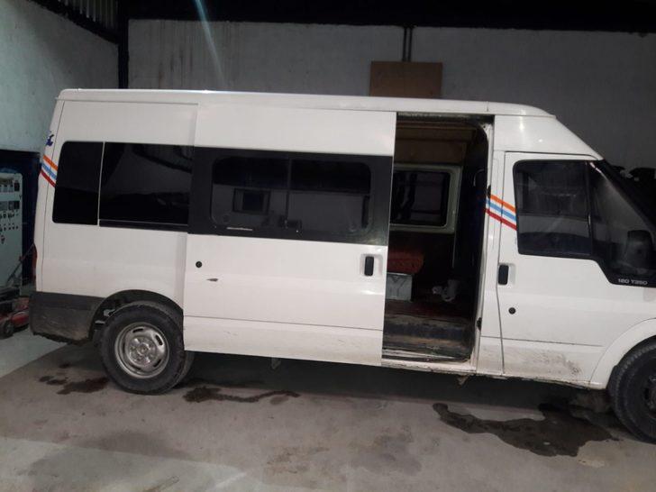 Hepsi aynı minibüsten çıktı! Bu manzaraya polis bile şaşırdı G1