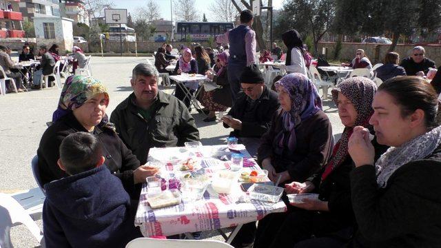 Nazillili hayırsever adının verildiği okulda anıldı