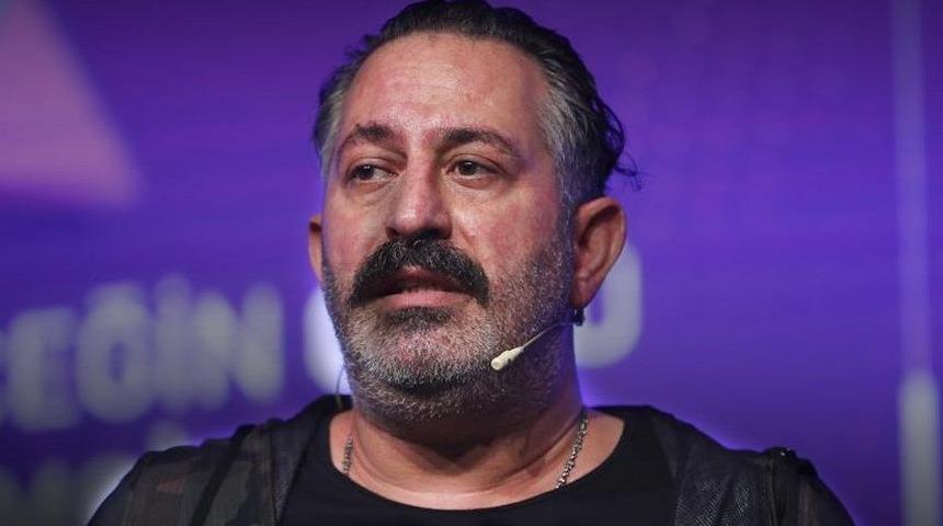 Cem Yılmaz'dan yardım isteyen muhtar adayına esprili yanıt