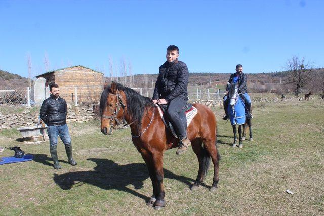 Tavşanlı Rahvan At ve Binicilik Kulübü faaliyetlerini genişletmek istiyor