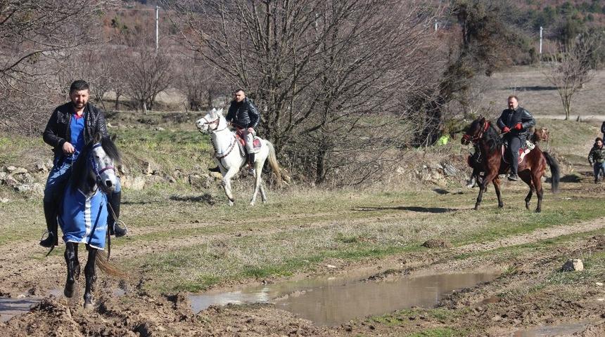 Tavşanlı Rahvan At ve Binicilik Kul&uuml;b&uuml; faaliyetlerini genişletmek istiyor