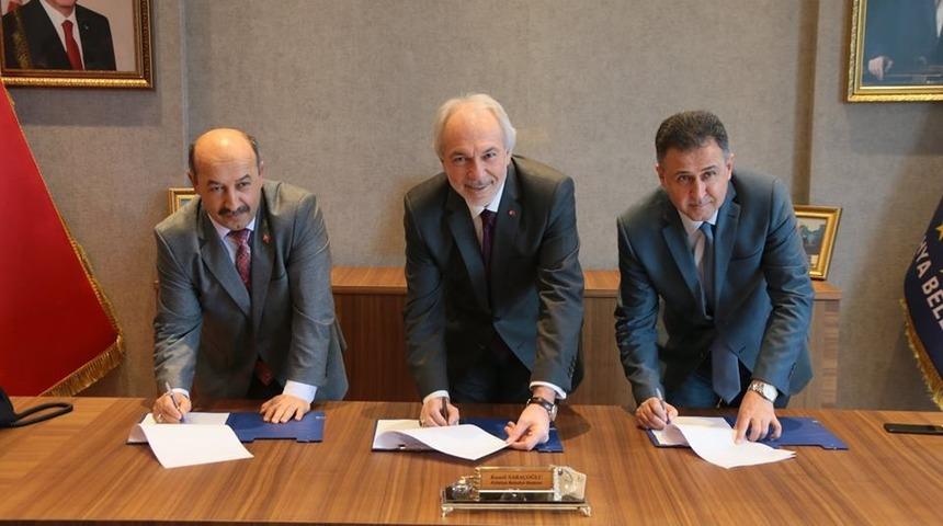 K&uuml;tahya&rsquo;da &ouml;ğrencilere y&uuml;zme eğitimi &uuml;cretsiz