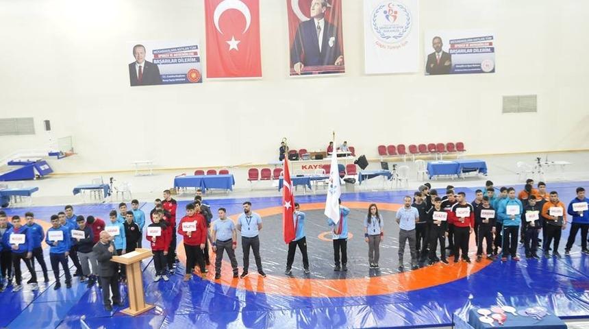 Yıldızlar G&uuml;reş Grup M&uuml;sabakaları Tamamlandı