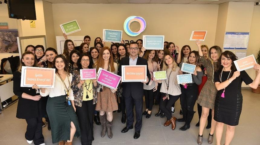 Sepaş Enerji kadınlarına iyilik kolyeleri hediye edildi