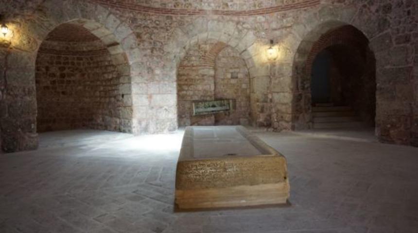 Mezarının Ayaklar Altında Olmasını Vasiyet Eden Mor Gabriel’den Adını Alan Mardin’deki Kadim Manastır