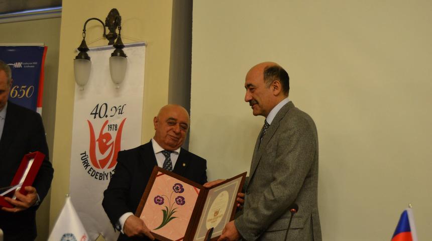 T&uuml;rk Edebiyat Vakfı Başkanı Kabaklı: Azerbaycan edebiyatının Yunus Emre'si Nesimidir