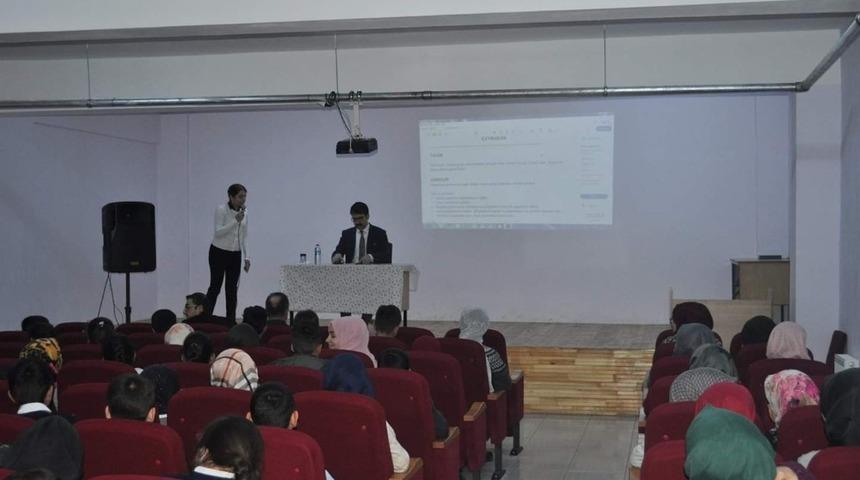 Kaymakam Coşkun &ouml;ğrencilerle buluştu