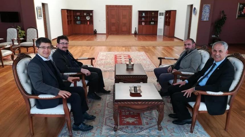 Başkan Yaman, Rekt&ouml;r Taş ile bir araya geldi