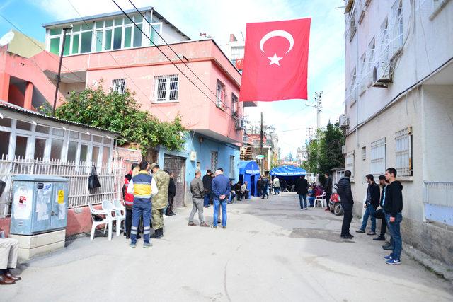 Şehit Uzman Çavuş Özkan'ın cenazesi memleketine uğurlandı (2)