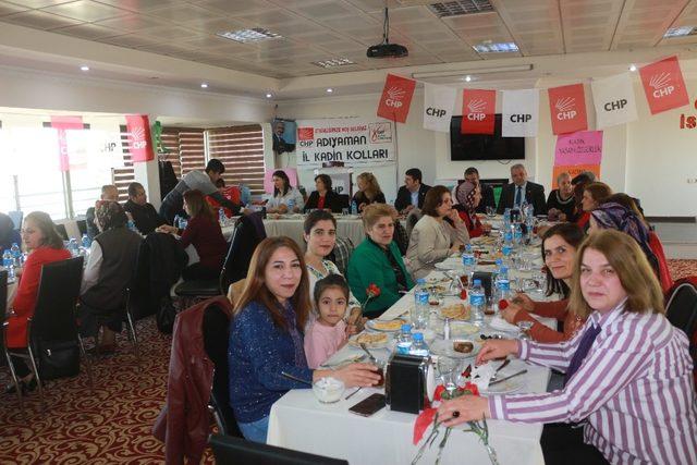 CHP’li kadınlar 8 Mart Dünya Kadınlar Gününü kutladı