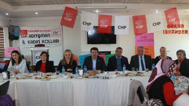 CHP’li kadınlar 8 Mart Dünya Kadınlar Gününü kutladı