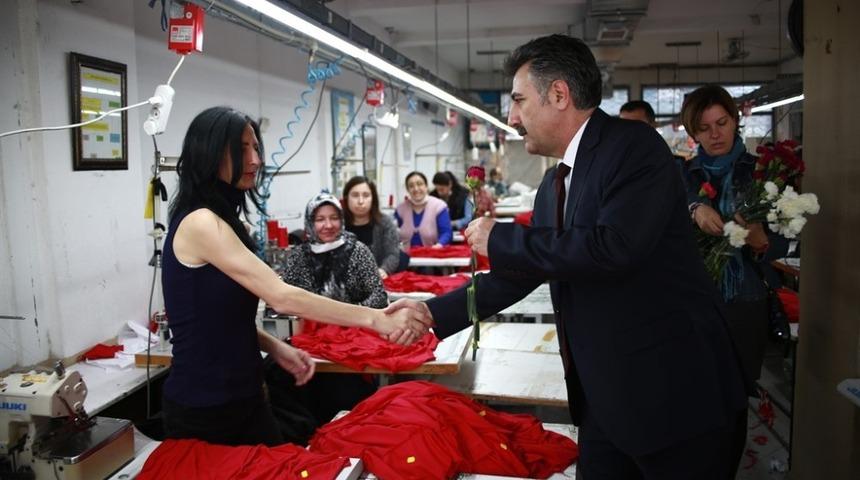 Sandal&rsquo;dan D&uuml;nya Kadınlar G&uuml;n&uuml;&rsquo;nde tekstil iş&ccedil;ilerine ziyaret