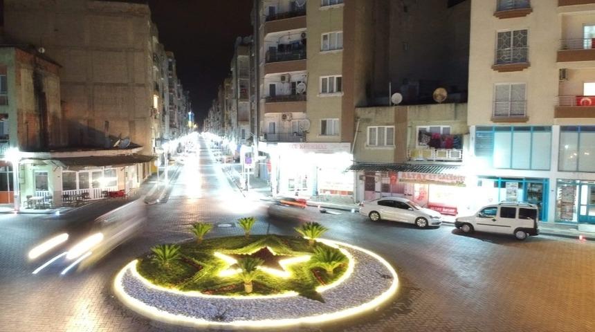 Altay Meydanı&rsquo;na yapılan ay-yıldız motifi &ccedil;ok beğenildi