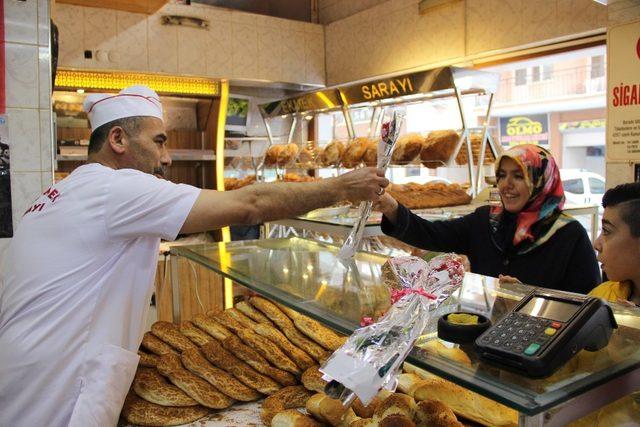 Sarıgöllü fırıncı geleneğini Manisa’ya taşıdı