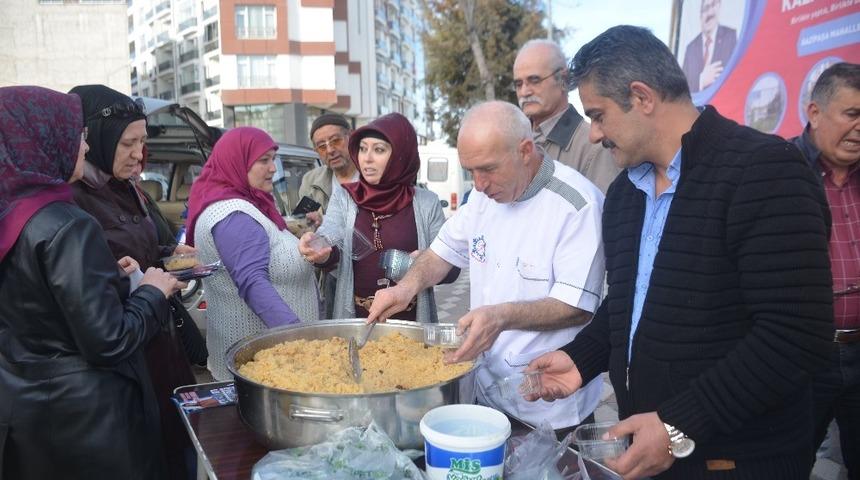 Bayan muhtar adayı 8 Mart D&uuml;nya Kadınlar G&uuml;n&uuml;&rsquo;nde kadınları unutmadı