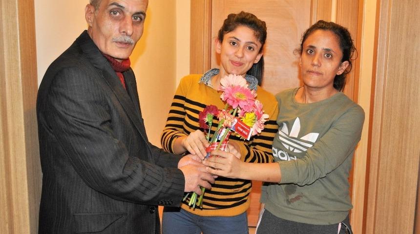 Muhtar adayı Kılı&ccedil; kadınları unutmadı