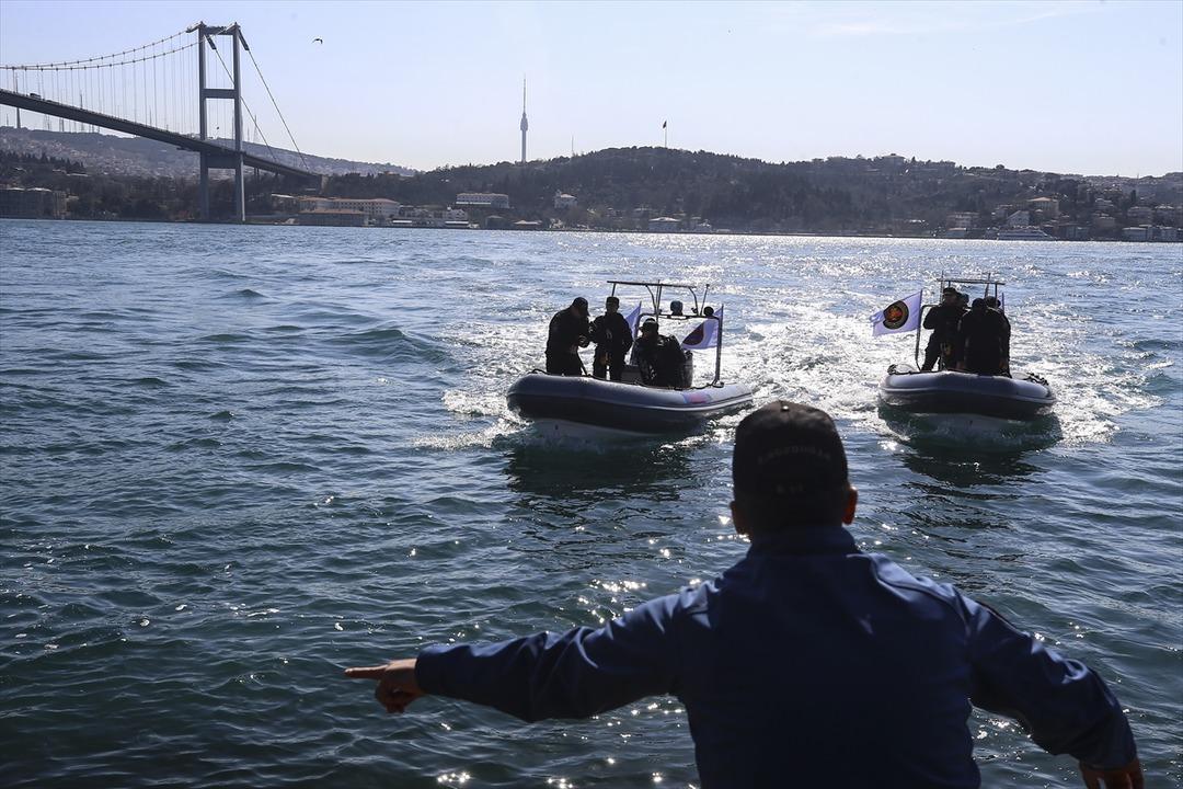 Halatlarla indiler! 15 Temmuz Şehitler K&ouml;pr&uuml;s&uuml;'nde hareketli anlar
