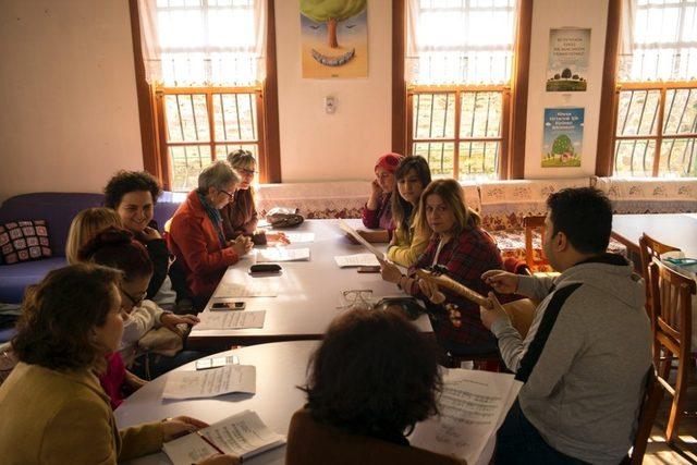 Birgili kadınların sesi koroyla yükselecek