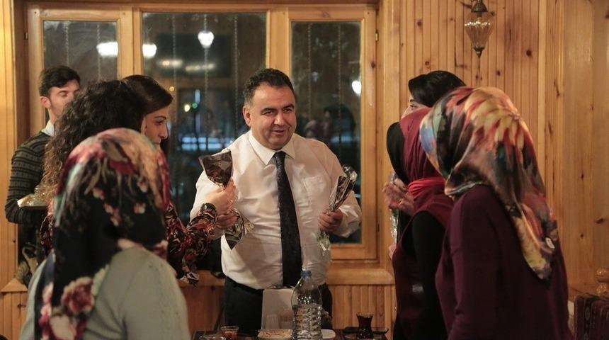 Ali Tekataş: &ldquo;Kadın medeniyetin &ouml;nc&uuml;s&uuml;d&uuml;r&rdquo;