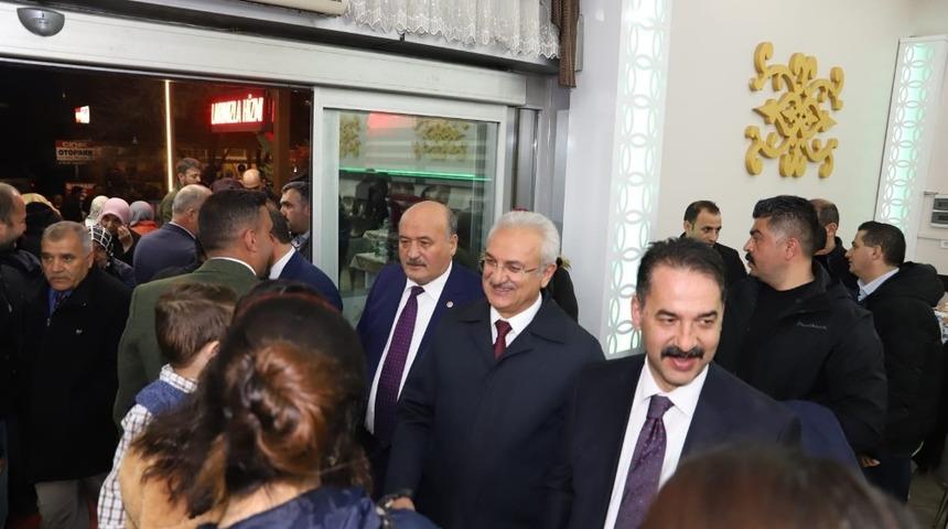 AK Parti&rsquo;den vefa yemeği