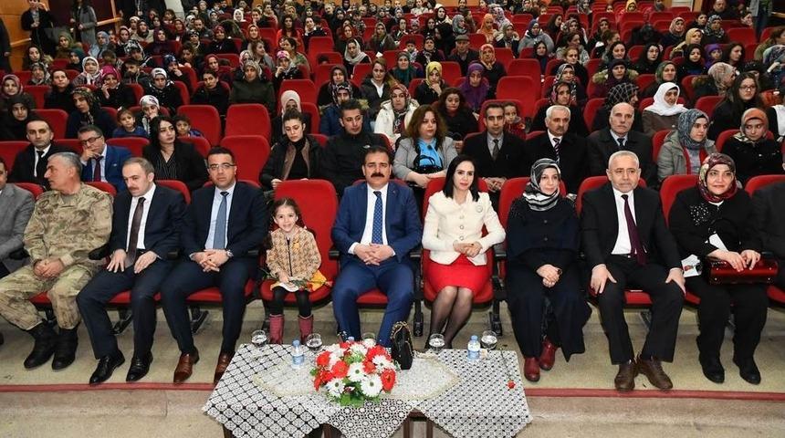 Hakkari&rsquo;de 8 Mart D&uuml;nya Kadınlar G&uuml;n&uuml; etkinliği