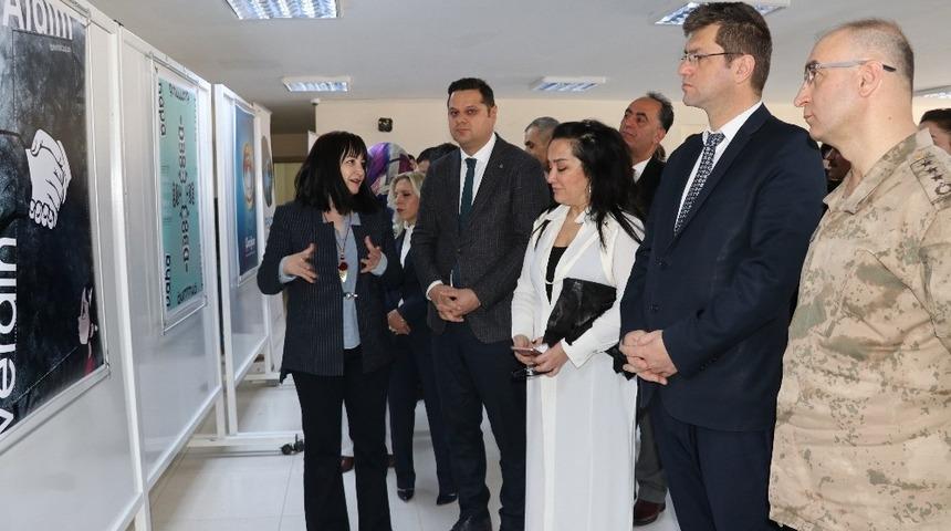 Jandarmadan &lsquo;Ben Daha &Ccedil;ocuğum&rsquo; sergisi