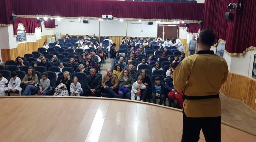 Fo&ccedil;a&rsquo;da Taekwondo sınavı heyecanı