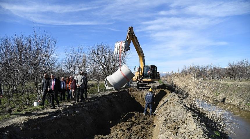 Başkan G&uuml;naydın: &ldquo;Kendi imkanlarımızla &ccedil;alışıyor, kokuyu gideriyoruz&rdquo;