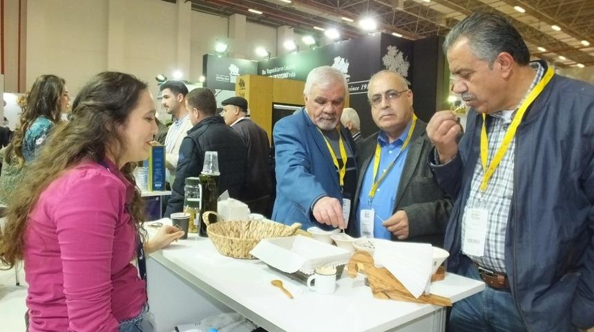 Burhaniye zeytinyağını İzmir Fuarı&rsquo;nda tanıtlar