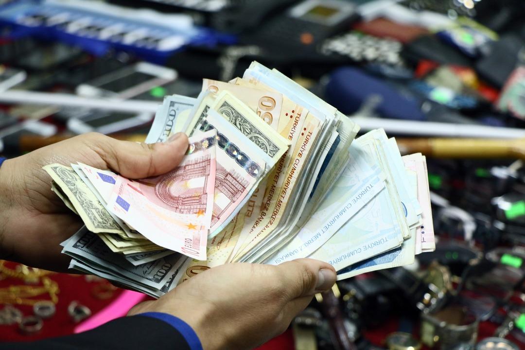 Toplu taşımada 18 bin lira unutuldu