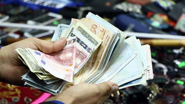 Toplu taşımada 18 bin lira unutuldu