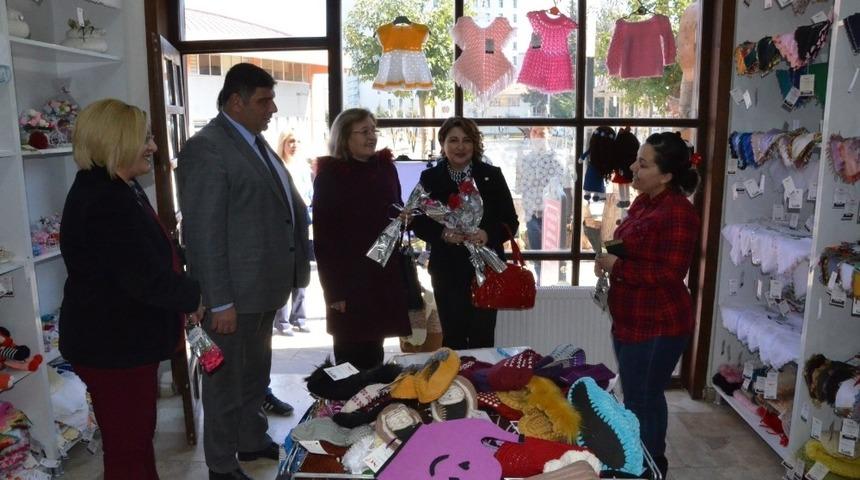 Parlak 8 Mart D&uuml;nya Kadınlar G&uuml;n&uuml;n&uuml; unutmadı