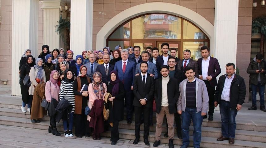 Başkan Boz: &ldquo;Hizmetlerimizin fitilini gen&ccedil;ler yakacak&rdquo;